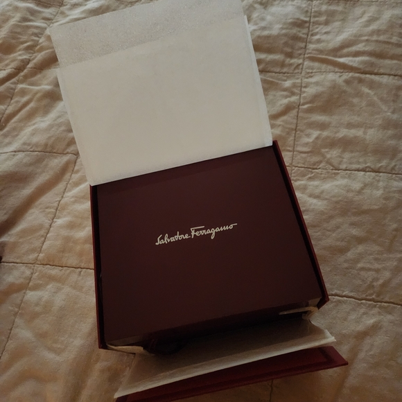Salvatore Ferragamo Burgundy Box - Picture 1 of 5